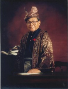 Tan_Sri_Ainuddin